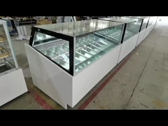 عرض الآيس كريم الفريزر عرض الجيلاتو