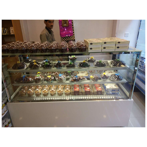 فريزر عرض الكيك على أرفف ثلاثية الطبقات مع زجاج مقسى من الرخام وثرموستات رقمي لمحلات الكيك